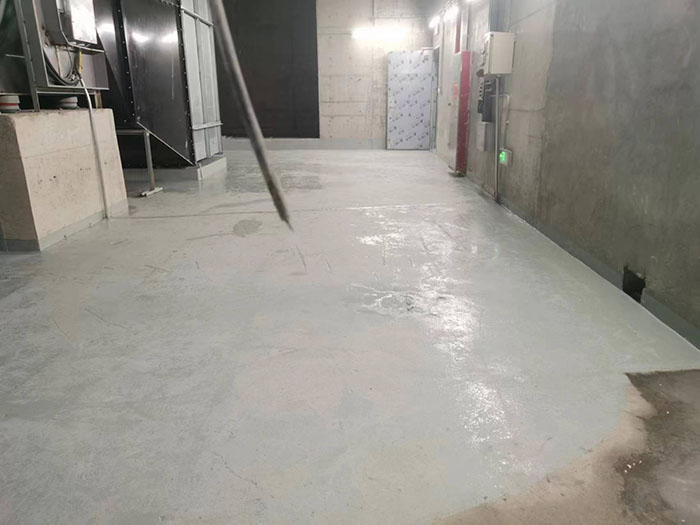 贵阳地铁站地下实地平漆施工现场2